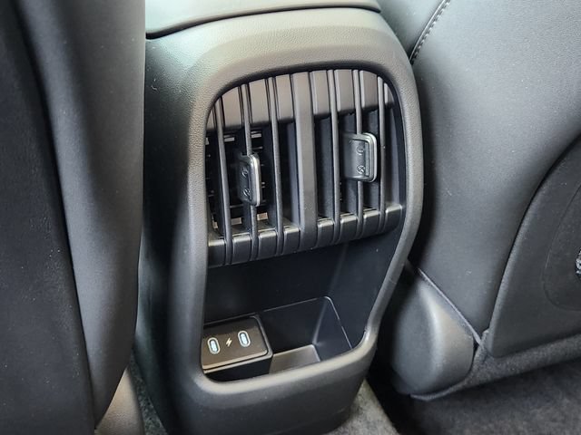 Certified 2025 Hyundai Kona Limited AWD/4WD image 23