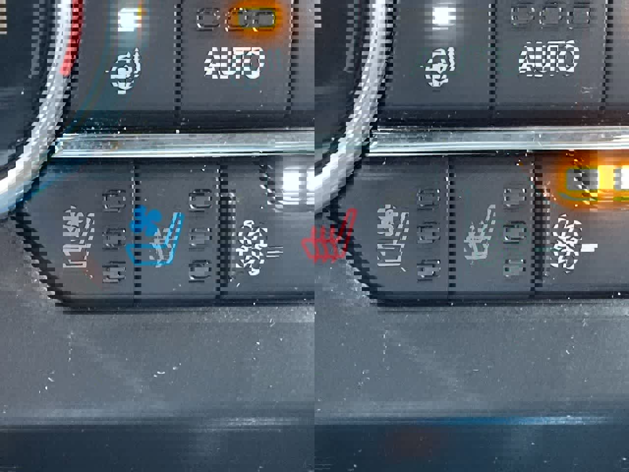 Used 2021 Ford Expedition Max XLT image 23