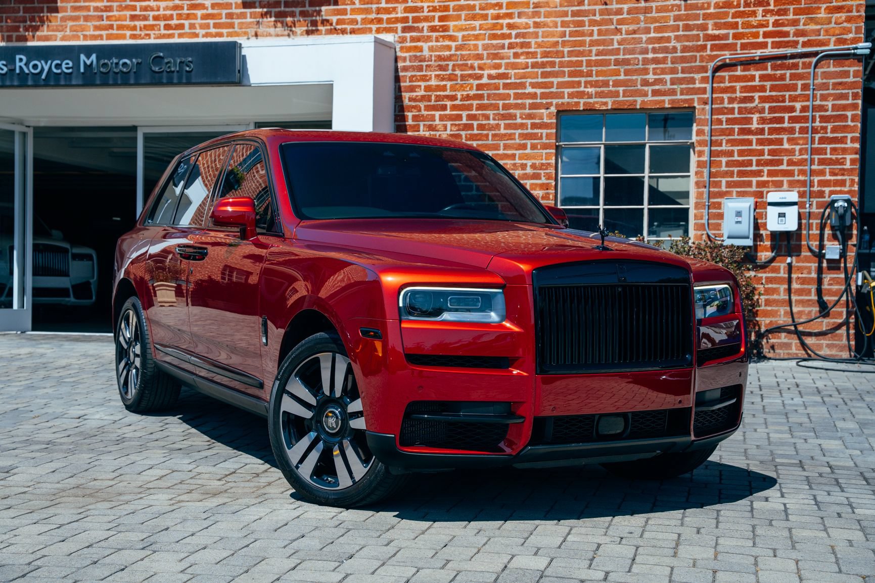Used 2023 Rolls-Royce Cullinan AWD/4WD image 16