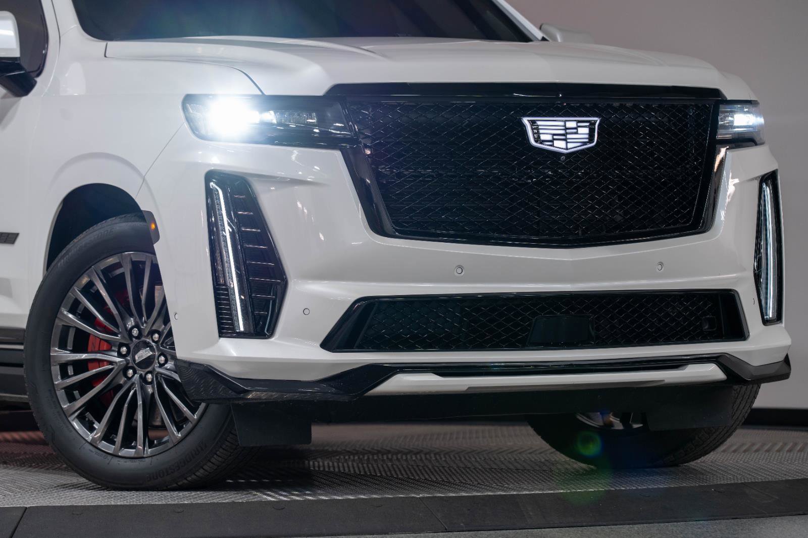Used 2023 Cadillac Escalade V image 38