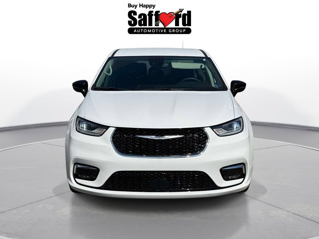 Used 2024 Chrysler Pacifica Touring-L FWD image 7