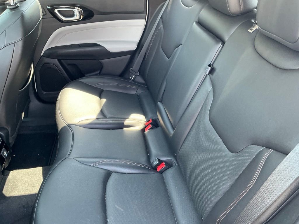 Used 2022 Jeep Compass Limited w/ Sun and Sound Group AWD/4WD image 9