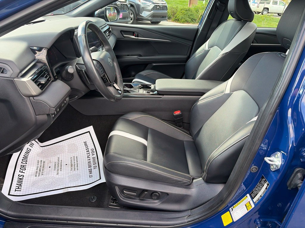 Used 2025 Toyota Camry SE FWD image 24