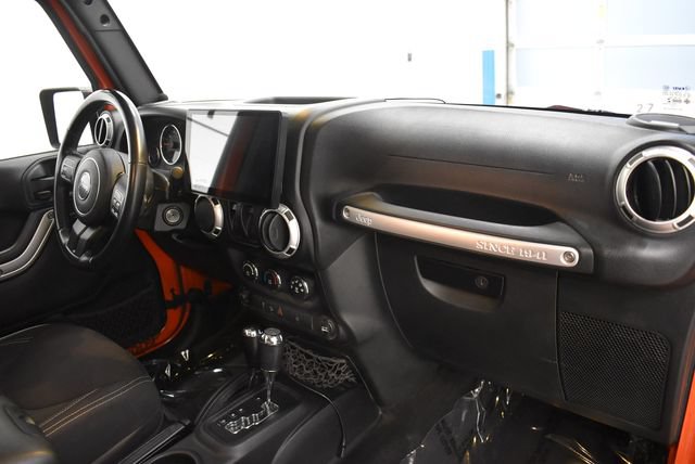 Used 2015 Jeep Wrangler Sahara AWD/4WD image 17