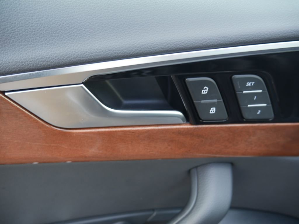 Used 2023 Audi A4 2.0T Premium w/ Convenience Package image 17