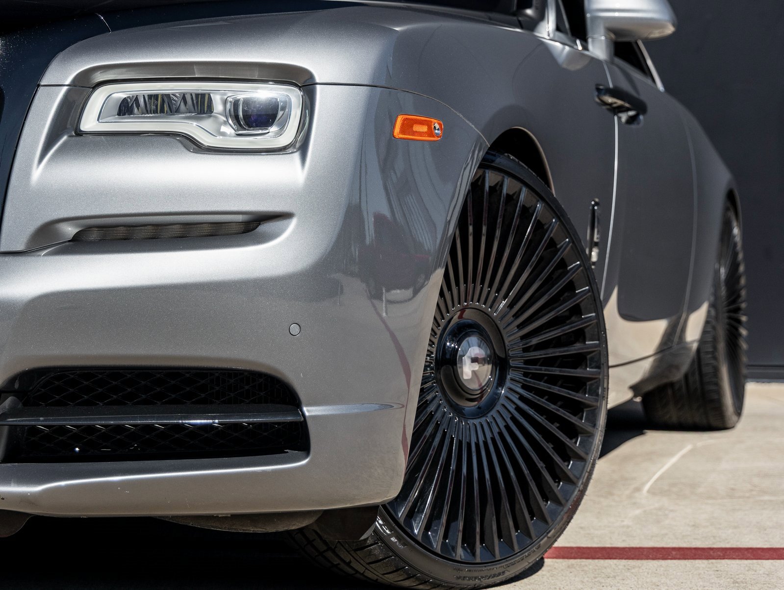 Used 2017 Rolls-Royce Wraith image 18