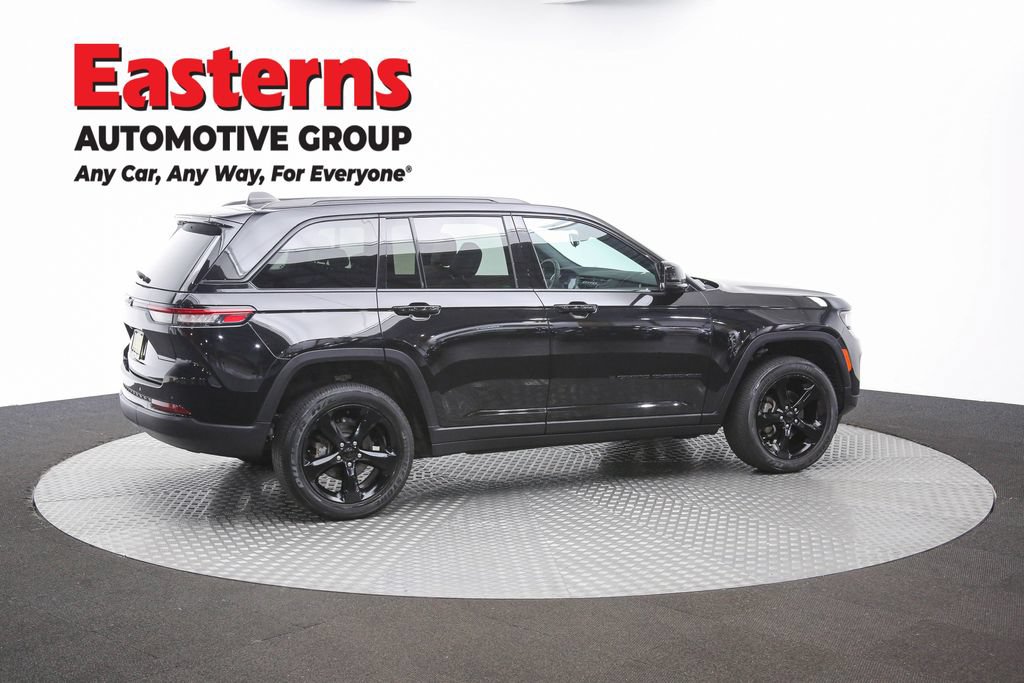 Used 2024 Jeep Grand Cherokee Altitude AWD/4WD image 44