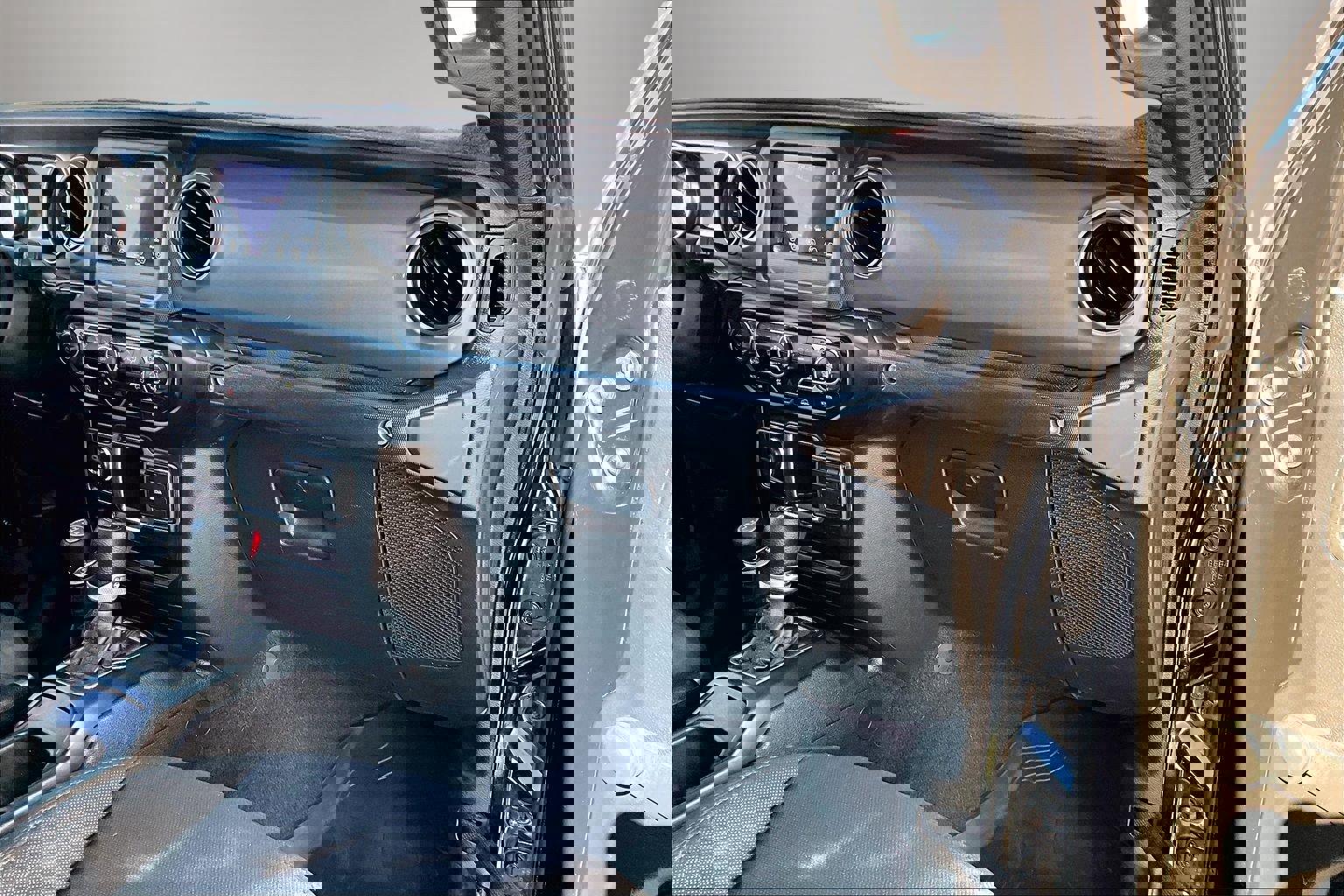 Used 2023 Jeep Gladiator Sport image 27