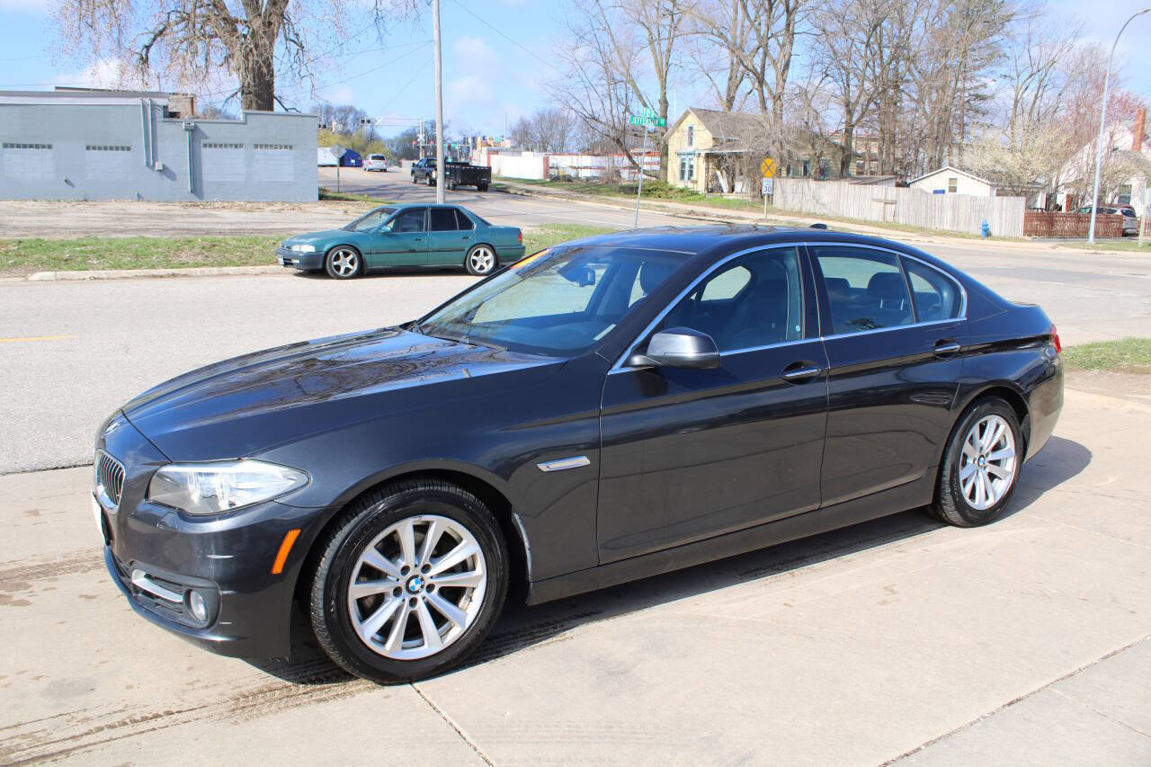 Used 2016 BMW 528i xDrive Sedan AWD/4WD image 4