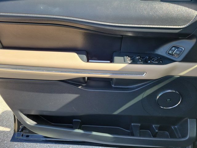 Used 2024 Ford Expedition Max Limited RWD image 27