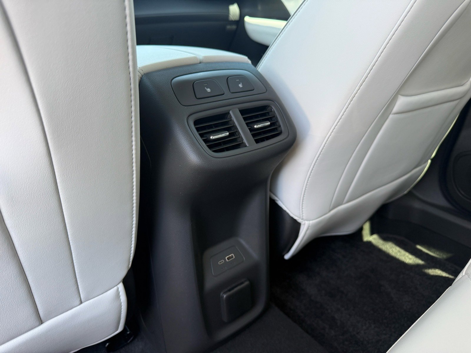 Used 2024 Buick Envision Avenir AWD/4WD image 27