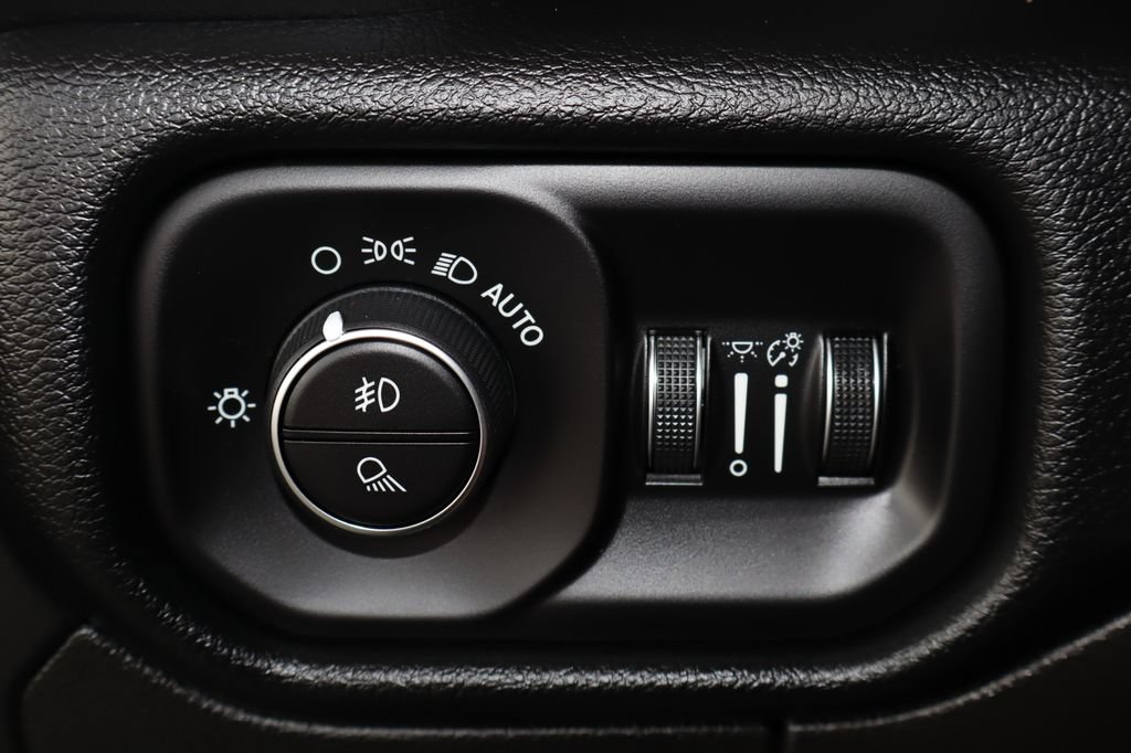 Used 2019 RAM 1500 Laramie AWD/4WD image 20