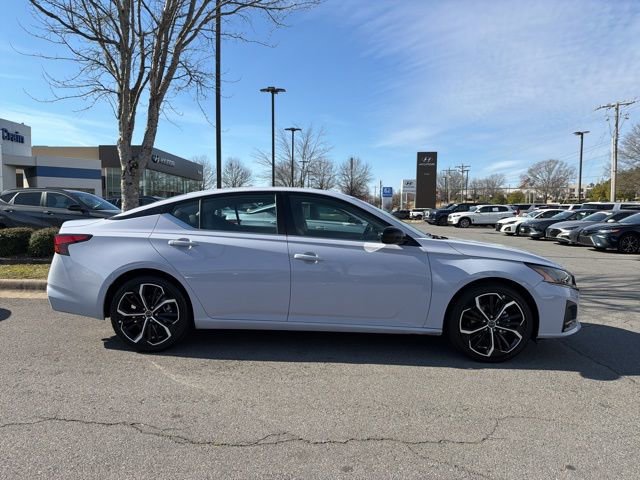 Used 2024 Nissan Altima 2.5 SR image 8