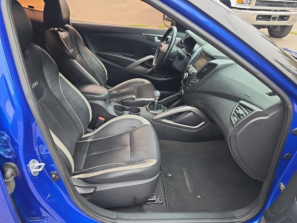 Used 2014 Hyundai Veloster Turbo FWD image 25