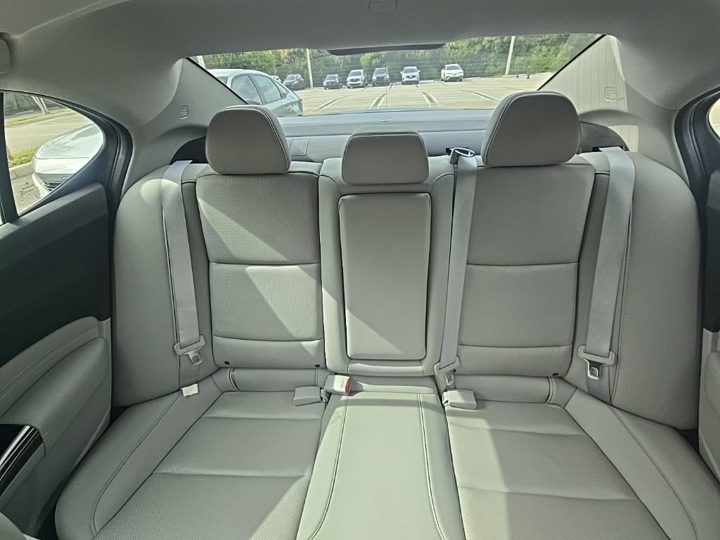Used 2017 Acura TLX V6 w/ Technology Package FWD image 29