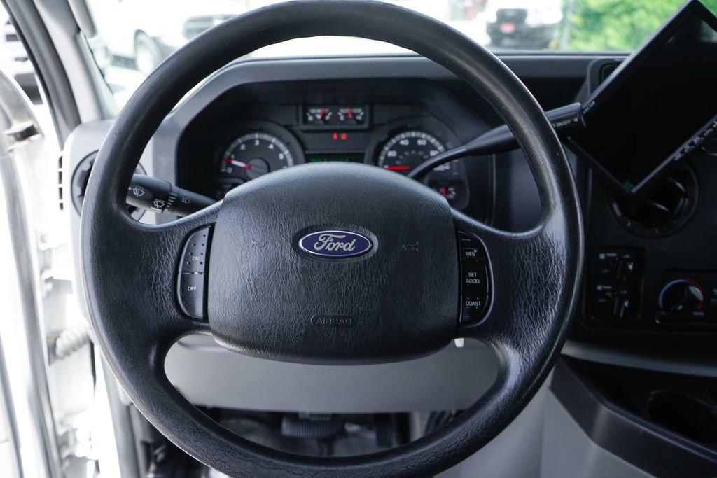 Used 2014 Ford E-350 and Econoline 350 XLT RWD image 23