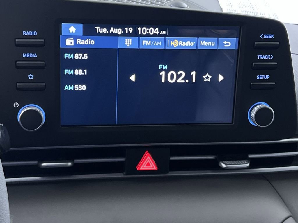 Used 2025 Hyundai Elantra SE image 18