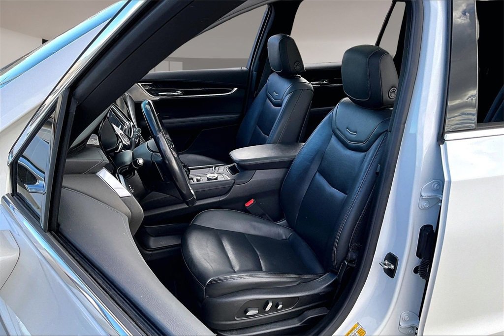 Used 2022 Cadillac XT6 Premium Luxury w/ Technology Package image 27