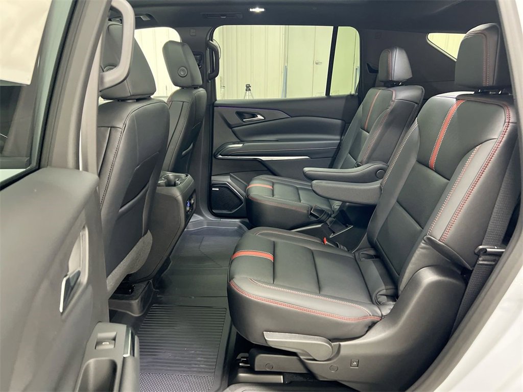 New 2026 Chevrolet Traverse RS w/ LPO, Floor Liner Package image 24