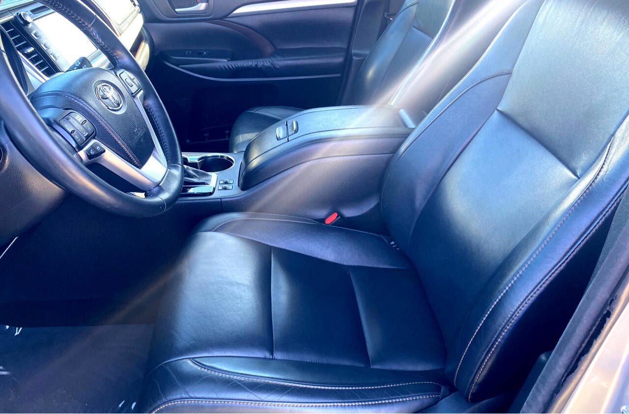 Used 2015 Toyota Highlander XLE image 14