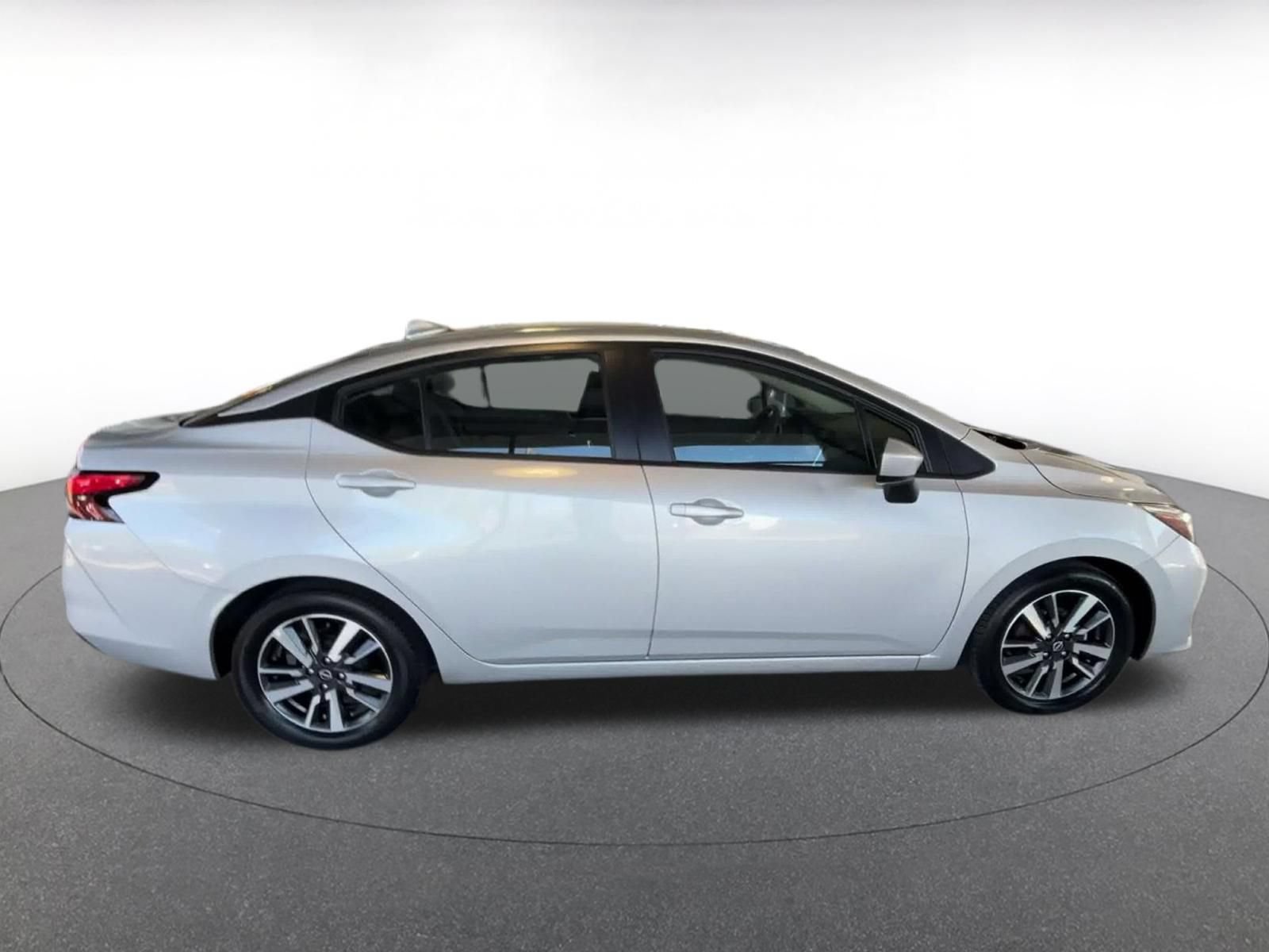 Used 2025 Nissan Versa SV FWD image 15
