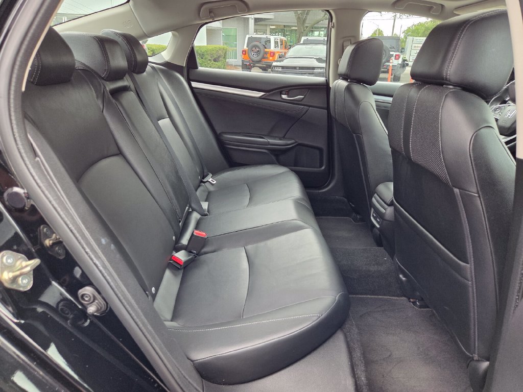 Used 2016 Honda Civic Touring image 16
