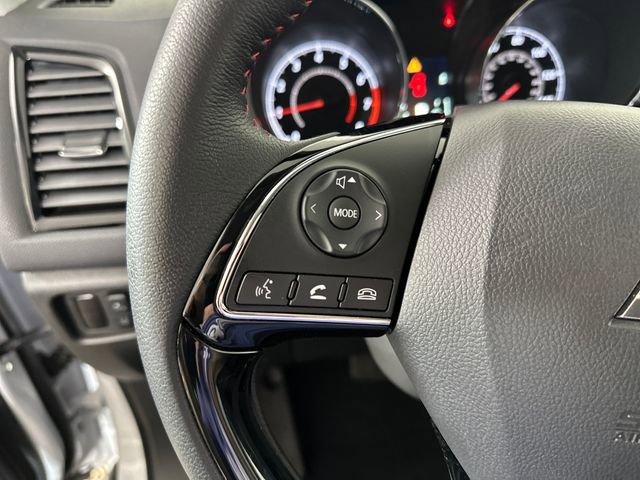 Used 2025 Mitsubishi Outlander Sport LE image 15