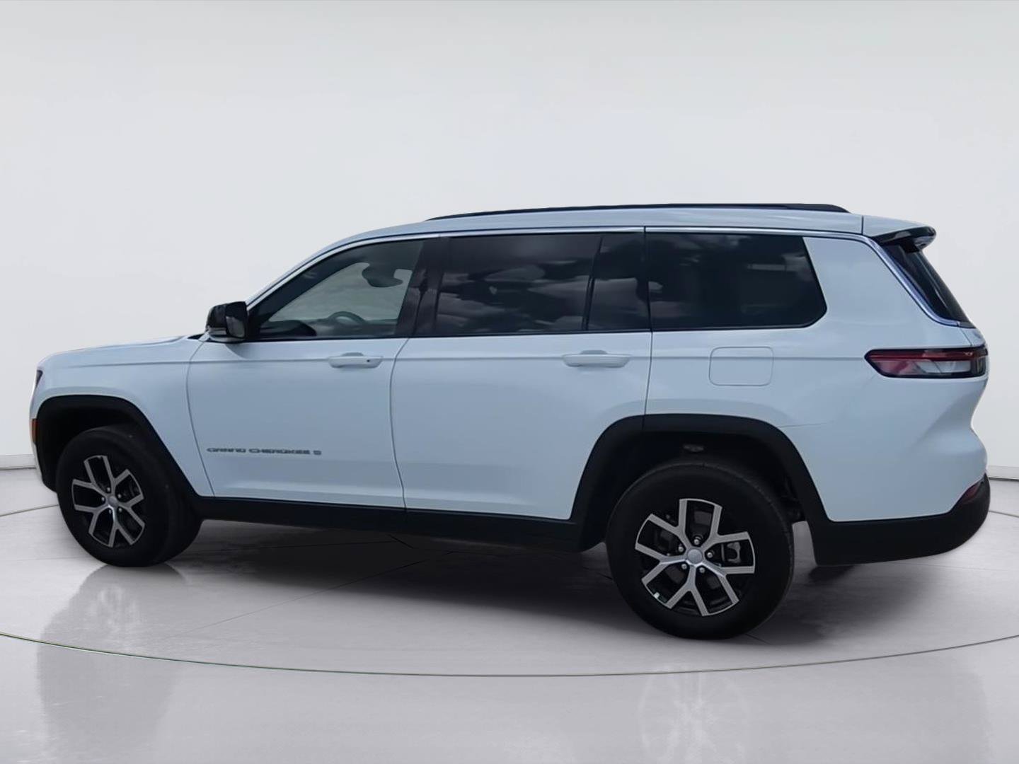 Used 2025 Jeep Grand Cherokee L Limited AWD/4WD image 6