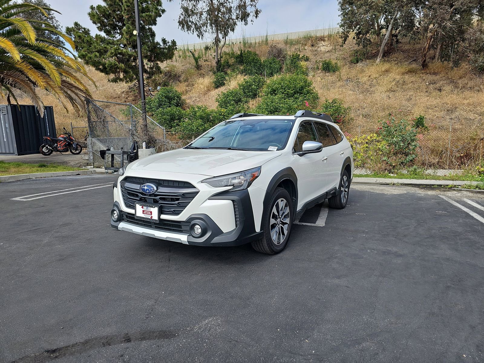 Used 2024 Subaru Outback Touring AWD/4WD image 3