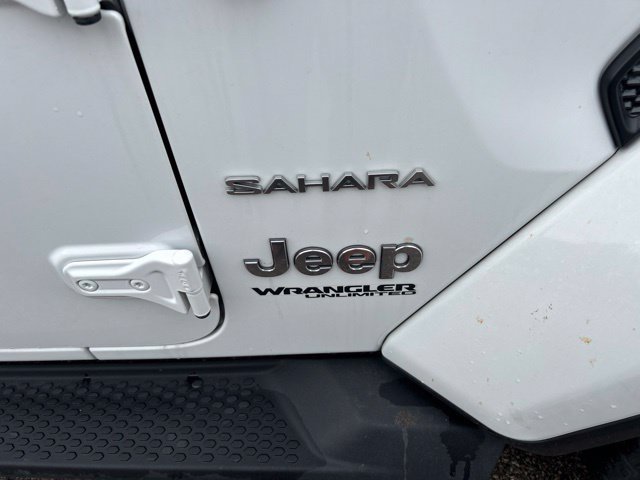 Used 2022 Jeep Wrangler Unlimited Sahara w/ Cold Weather Group AWD/4WD image 8