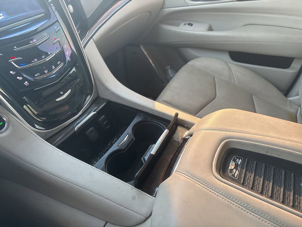 Used 2020 Cadillac Escalade Premium Luxury AWD/4WD image 19