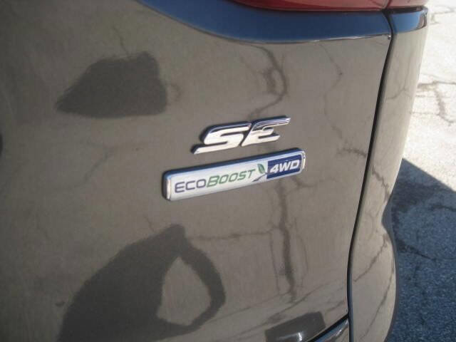 Used 2016 Ford Escape SE w/ SE Cold Weather Package image 9