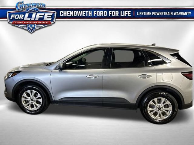 Used 2023 Ford Escape Active w/ Tech Pack #2 AWD/4WD image 2