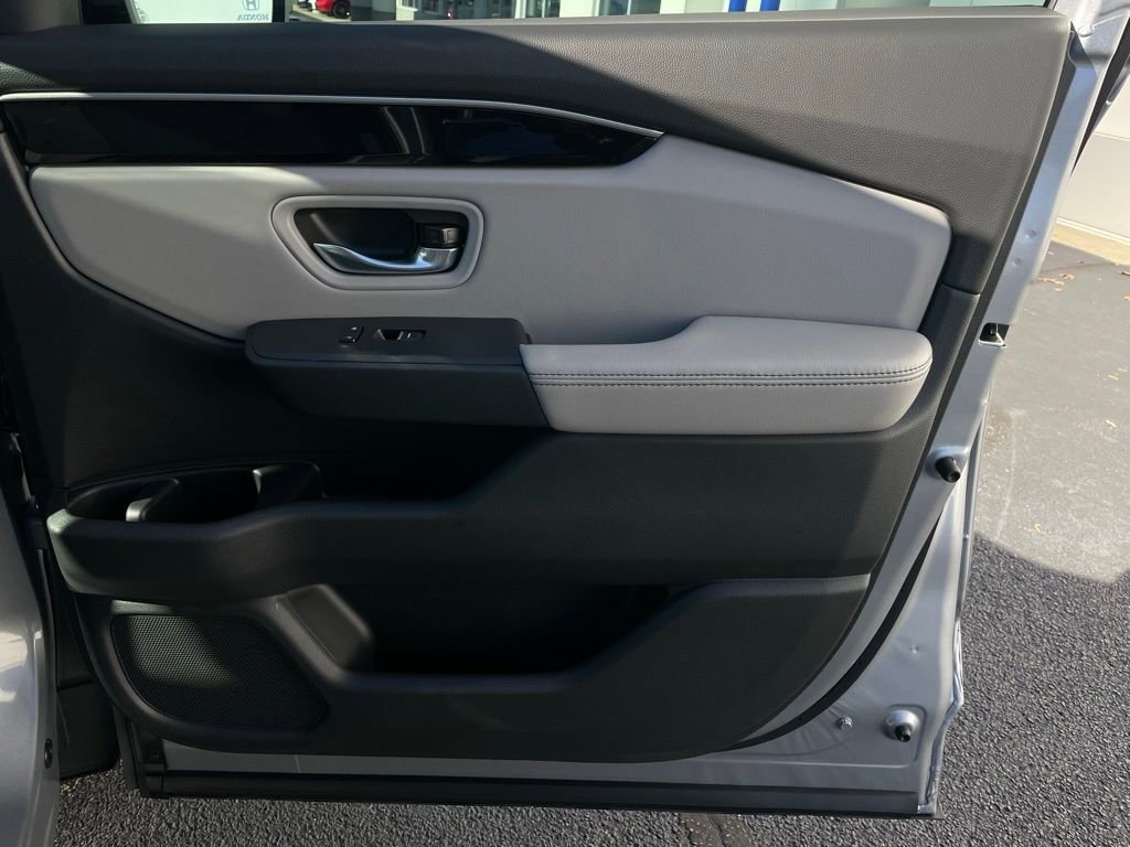 Used 2025 Honda Pilot EX-L image 27