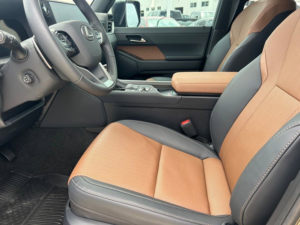 Used 2025 Lexus GX 550 AWD/4WD image 11