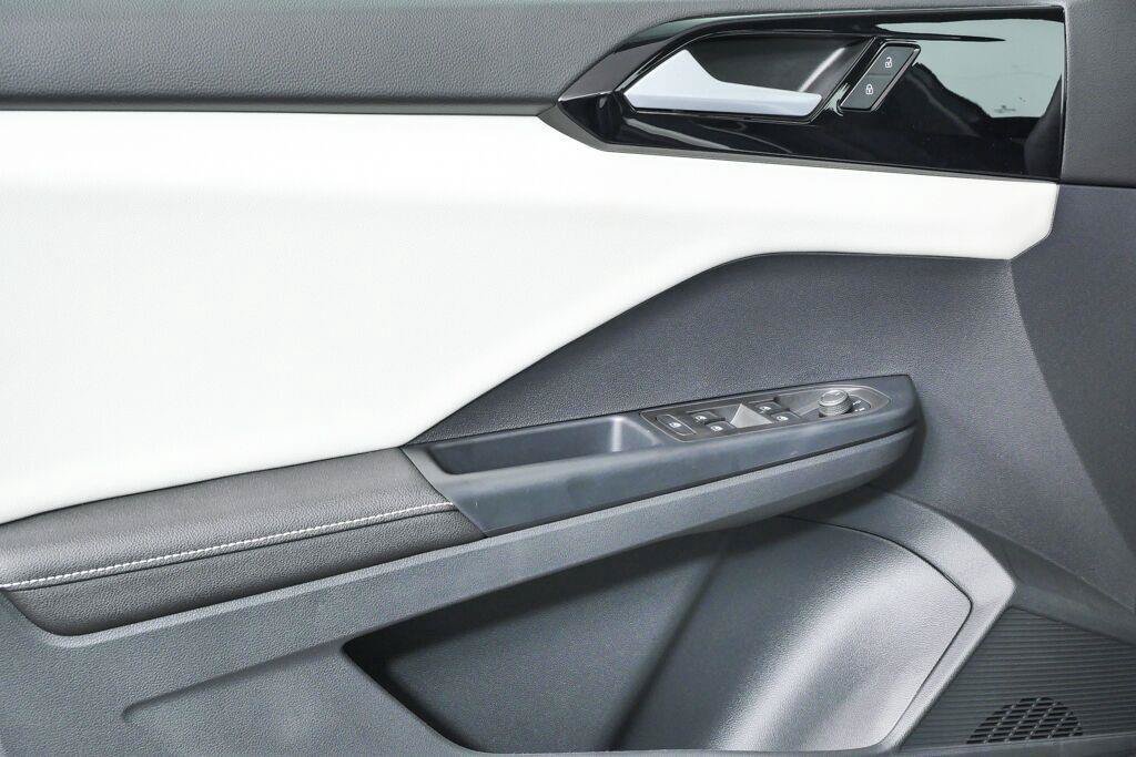 New 2027 Volkswagen Taos S FWD image 20