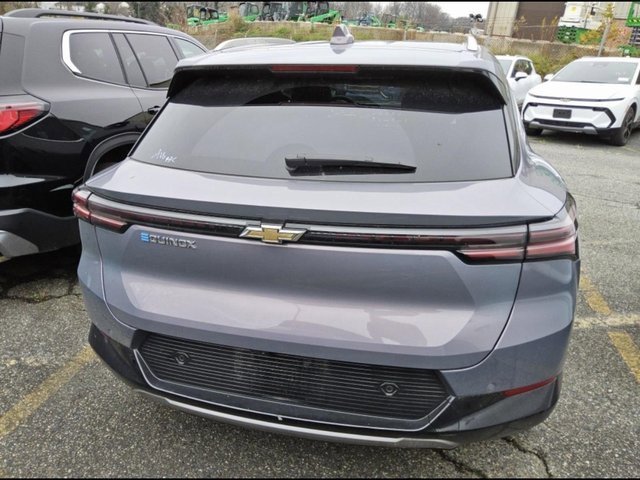 Used 2025 Chevrolet Equinox EV LT image 3