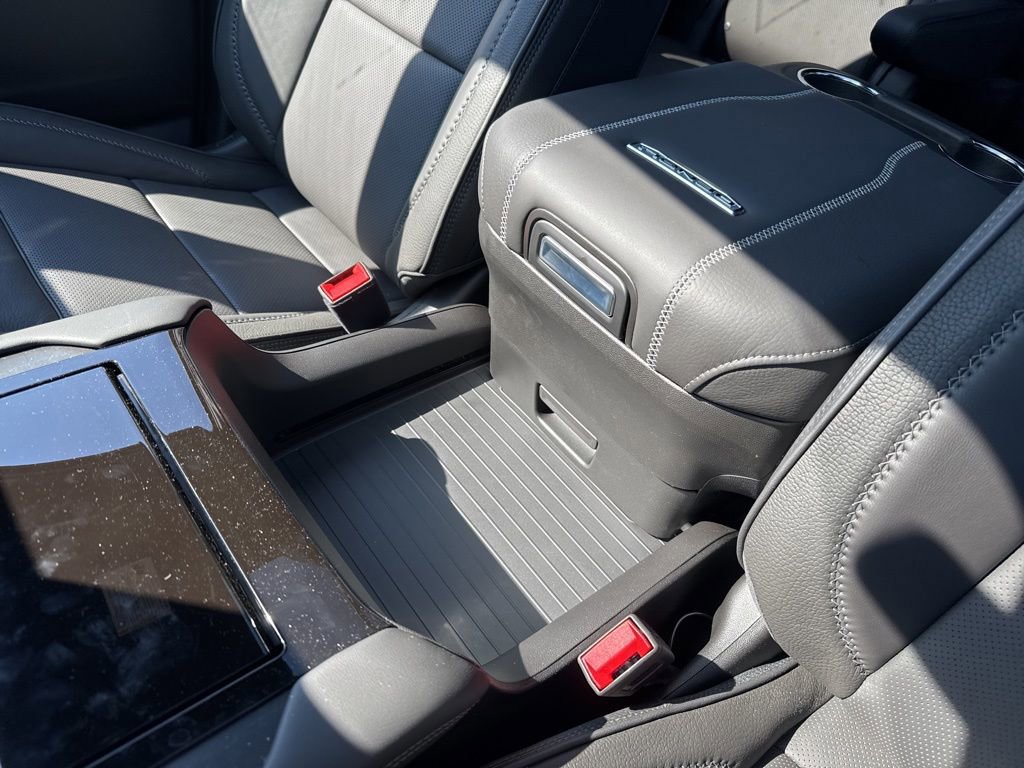 New 2025 GMC Yukon XL Denali w/ Sun & Power Step Package image 40