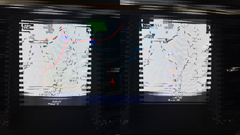 Used 2018 INFINITI QX80 4WD w/ Driver Assistance Package image 16