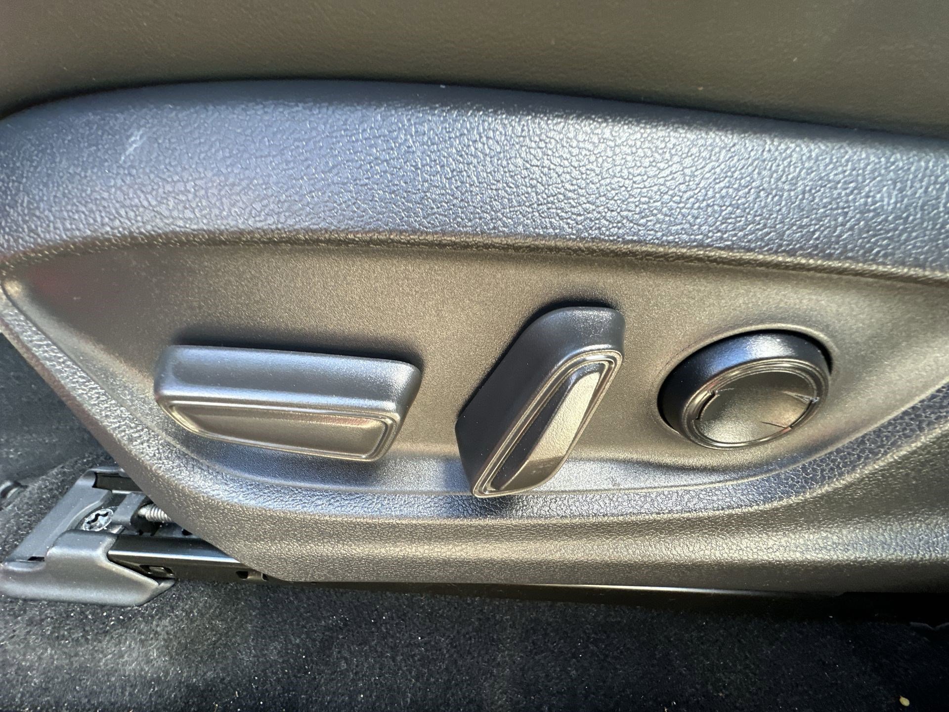 Used 2023 Toyota Crown Platinum image 14