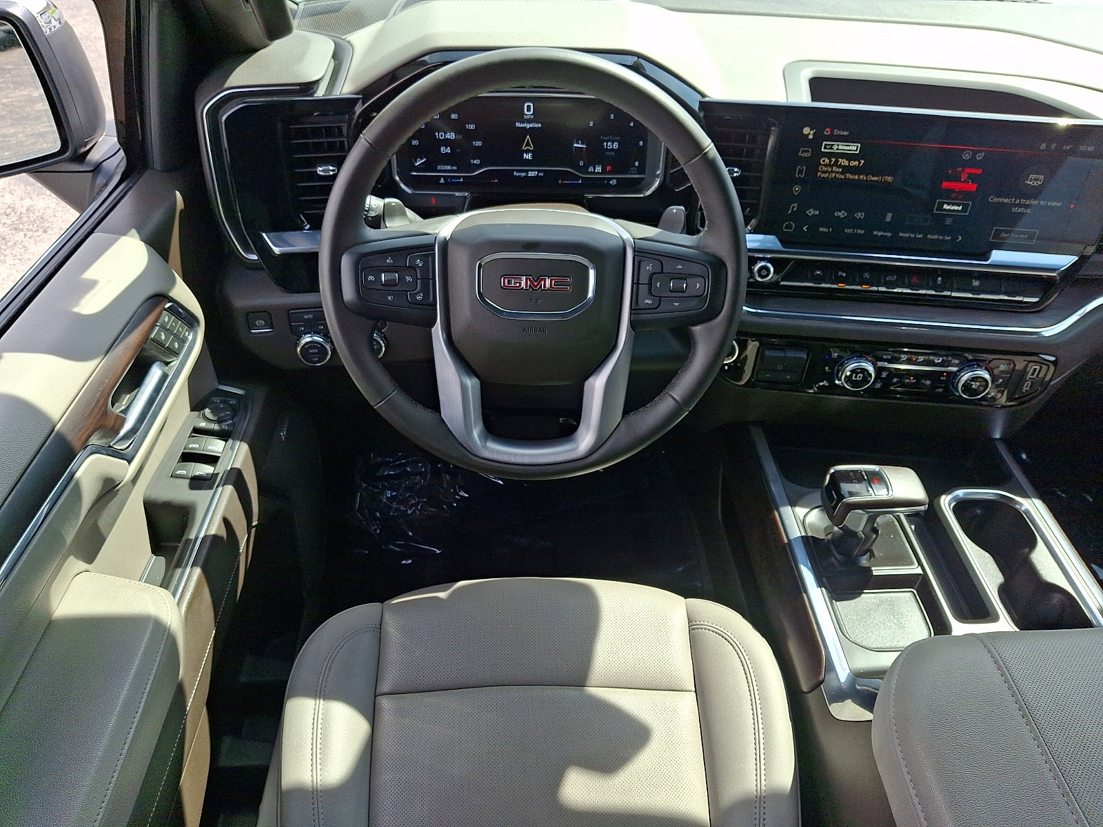 Used 2024 GMC Sierra 1500 SLT w/ SLT Premium Plus Package AWD/4WD image 11
