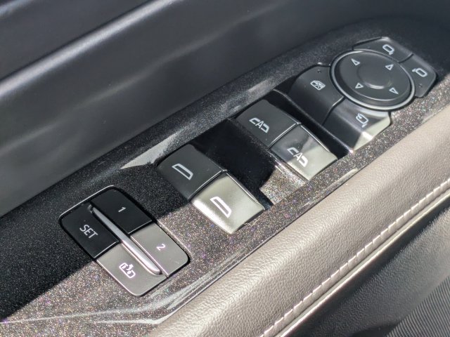 Used 2023 Cadillac Escalade ESV Premium Luxury Platinum AWD/4WD image 27