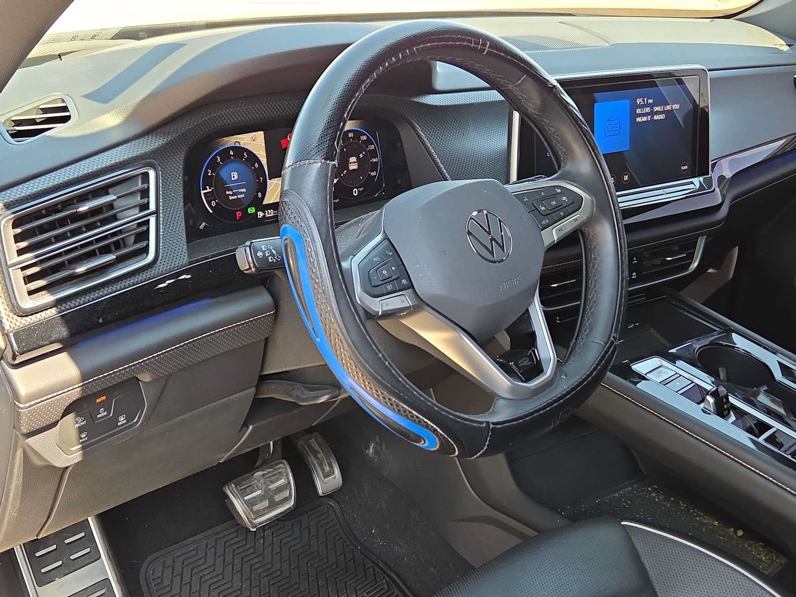 Used 2024 Volkswagen Atlas Cross Sport SEL Premium R-Line AWD/4WD image 10
