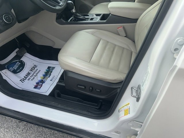 Used 2017 Ford Escape Titanium image 12