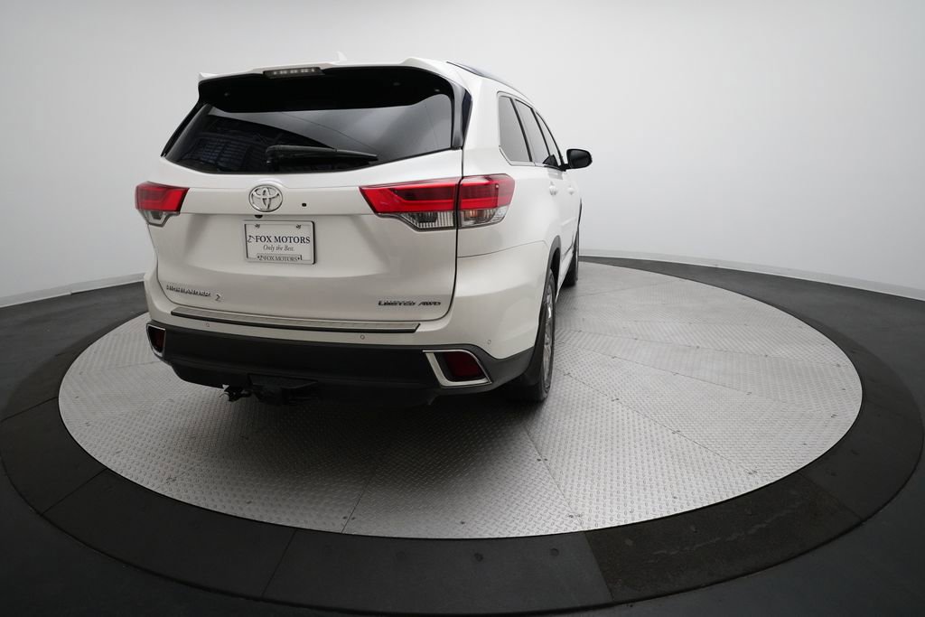 Used 2018 Toyota Highlander Limited Platinum image 13