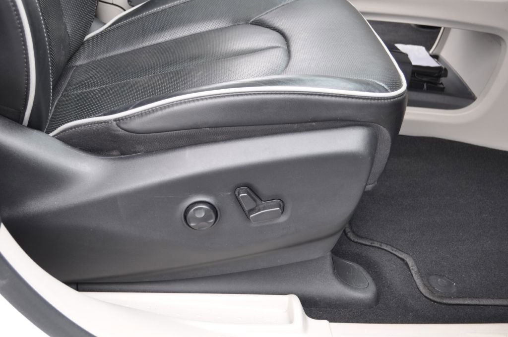 Used 2022 Chrysler Pacifica Limited image 26