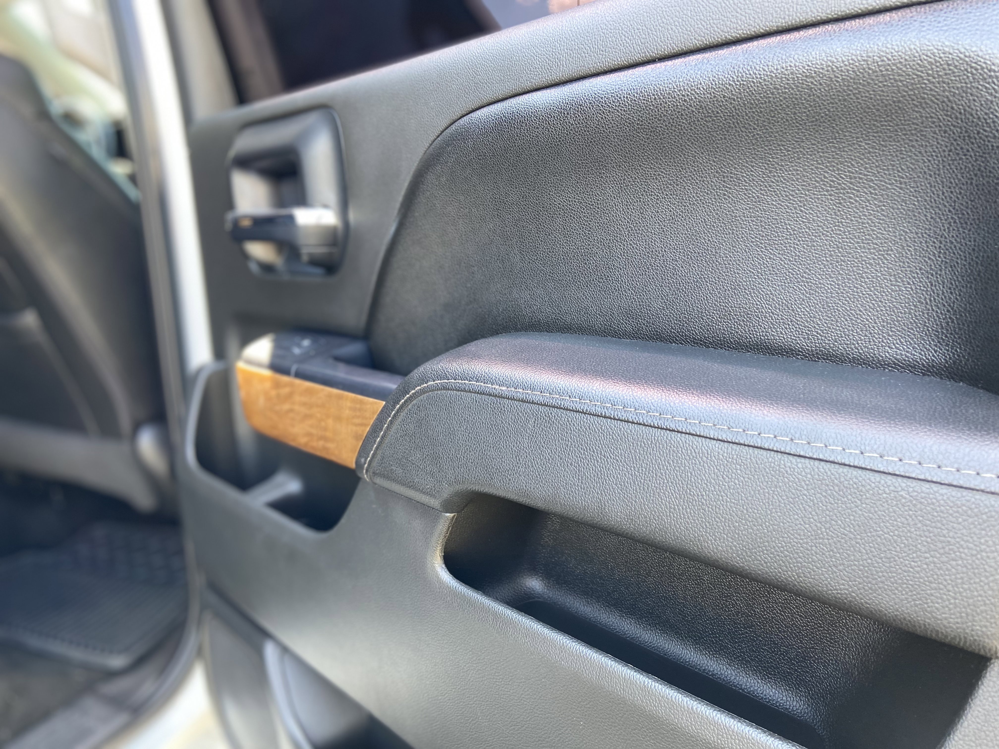 Used 2016 Chevrolet Silverado 1500 LTZ image 47