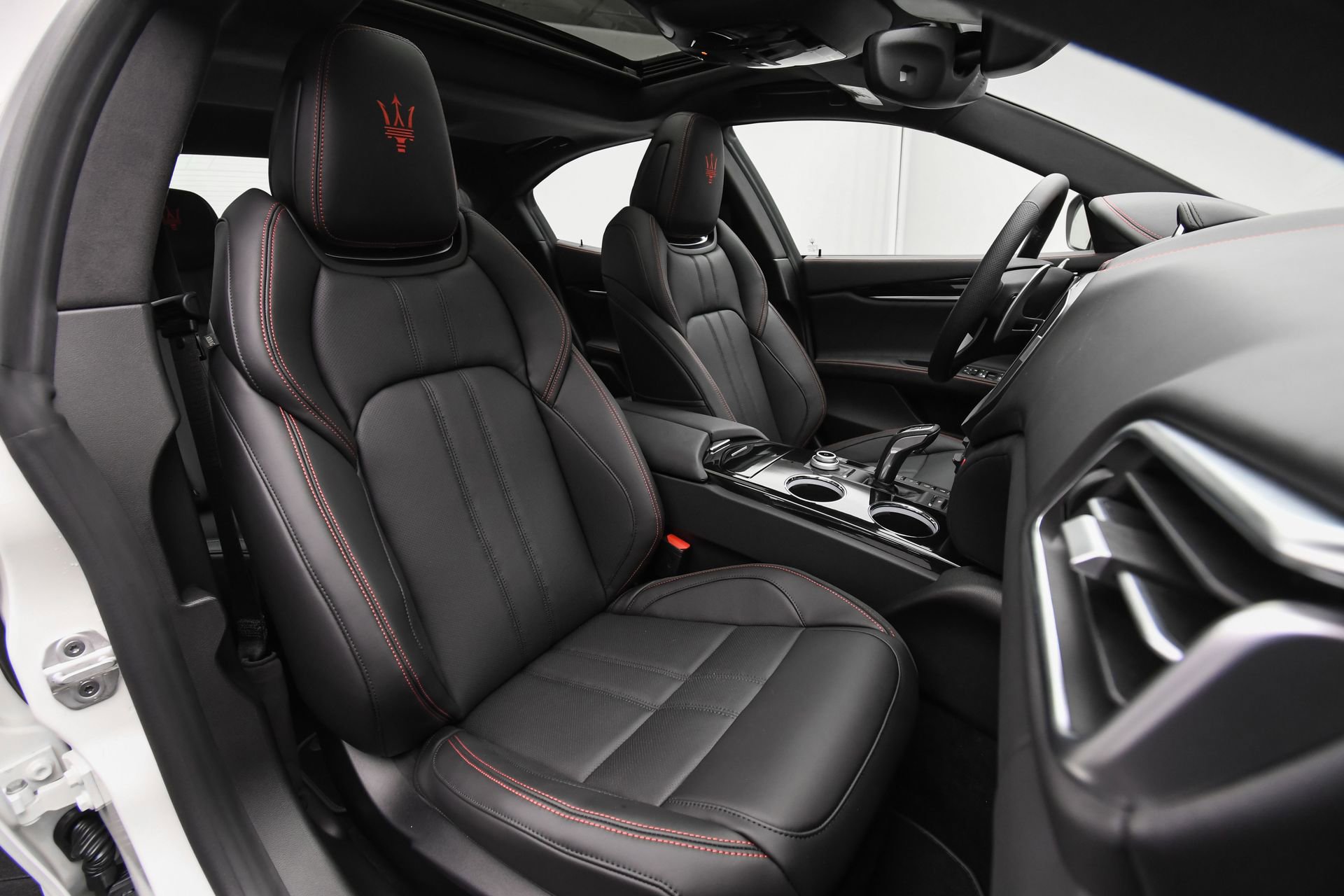 New 2024 Maserati Ghibli Modena image 16