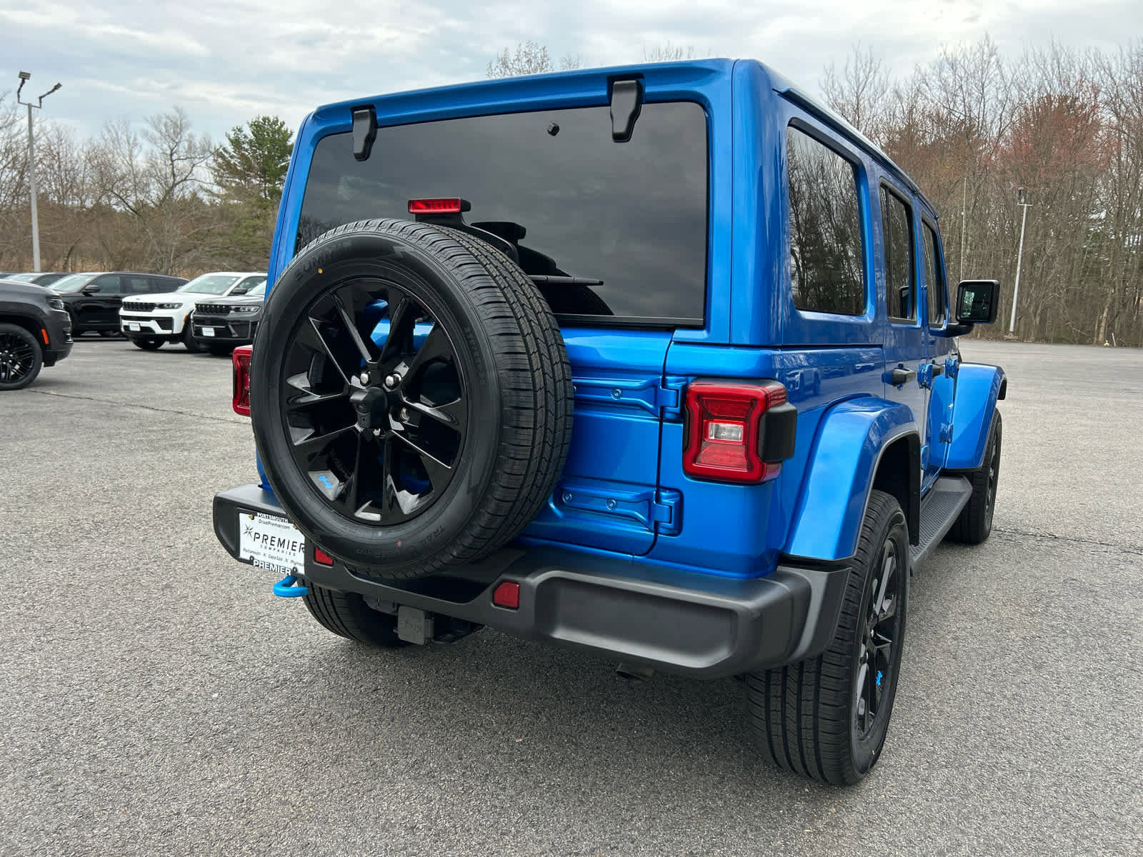 Used 2023 Jeep Wrangler Sahara w/ Cold Weather Group image 5