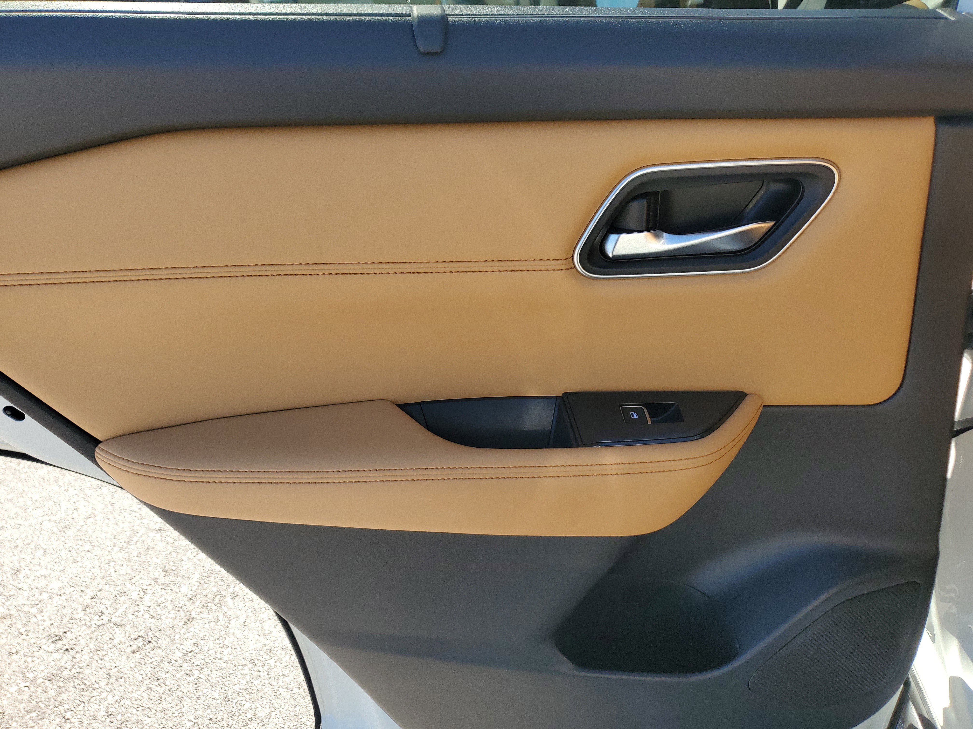 Used 2021 Nissan Rogue Platinum image 24